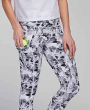 Load image into Gallery viewer, Abstract Floral Black & White