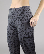 Load image into Gallery viewer, Carbon Cheetah